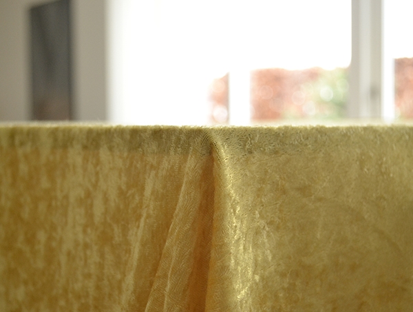 Nervøs velour dug - Guld dug